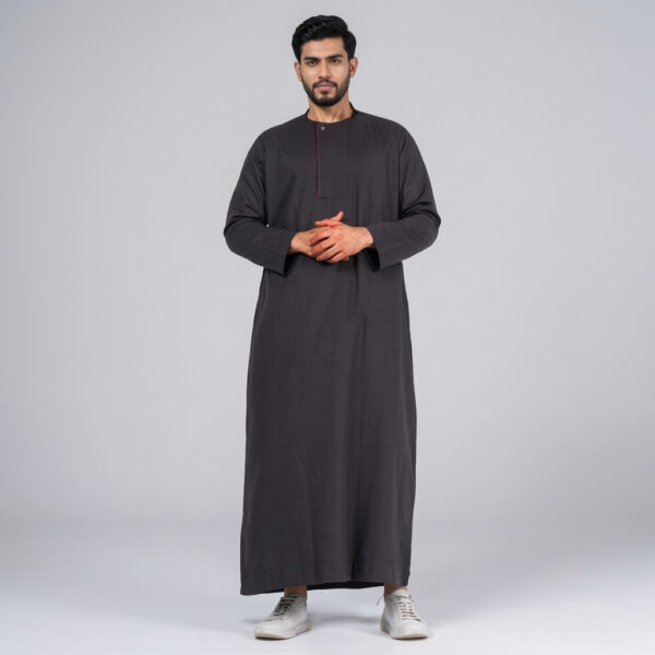 Men’s Black Omani Style Thobe