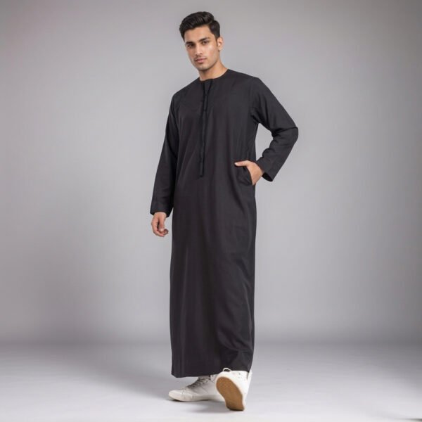 Men’s Raisin Black Omani Thobe